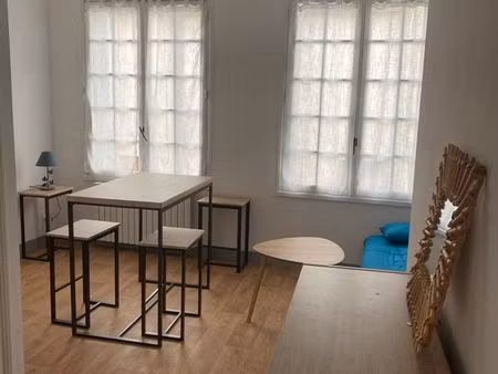 location t2 32m² rénové - centre sainte-foy-la-grande - proche hôpital & gare - dispo août