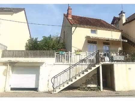 maison de ville avec petit jardin  terrasse et garage