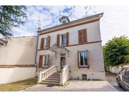 maison de 6 pièces de 140 m² à gagny