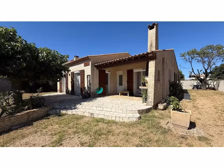 location meublée villa 5 pièces 130 m² à mauguio (34130)  2 100 €