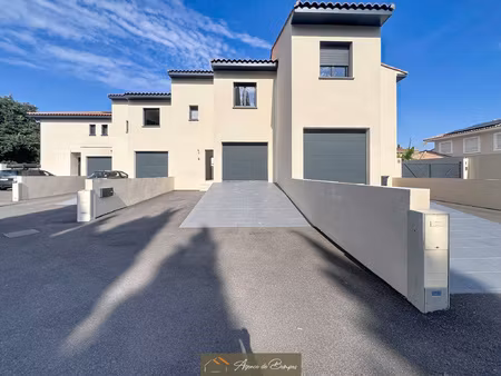 - villa 2 faces env 70 m2 hbts sur 203 m2 de terrain -