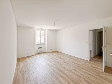 beau t2 lumineux de 47m2 - bordeaux centre