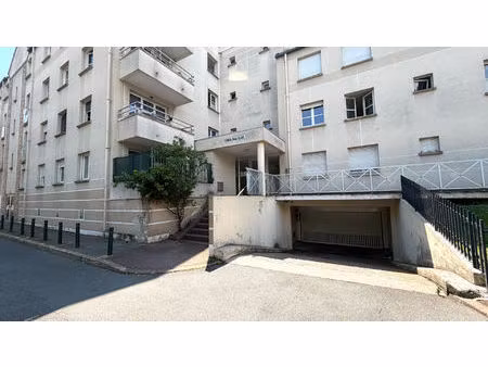 rare à la vente  f3 avec terrasse & parking
