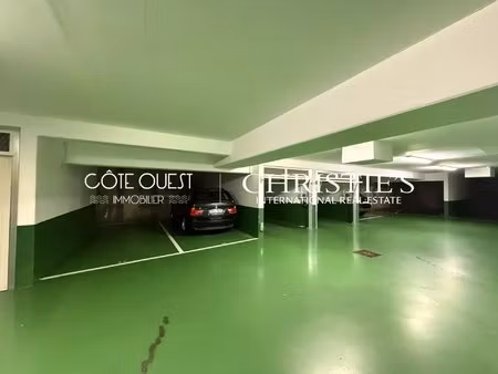 à vendre saint-jean-de-luz- parking en plein centre-ville