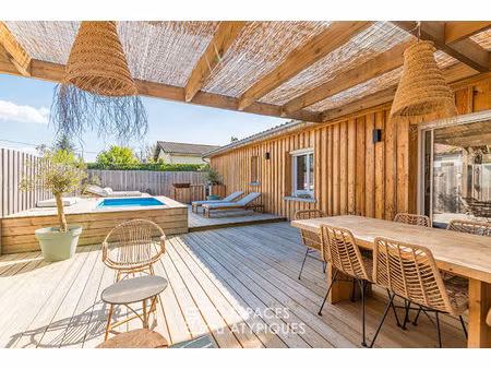 la jolie maison esprit vacances à carignan-de-bordeaux