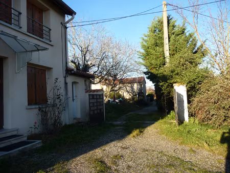 7 mn sud montbrison ferme sur pus de 6 hectares