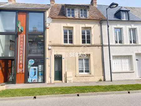 maison de bourg avec volumes généreux et potentiel d'aménagement