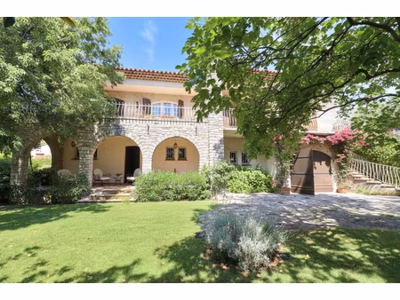 cuers : ensemble immobilier rare 2 maisons sur parcelle constructible