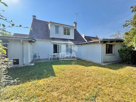 village anglais modèle jersey  maison indépendante avec 4 chambres !