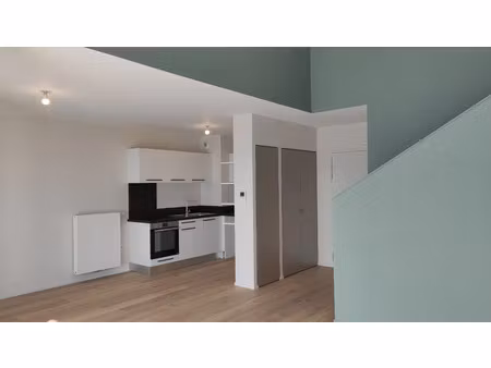 la rochelle - t2 en duplex avec loggia et parking