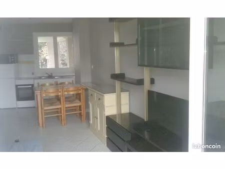 appartement t2 avec balcon/clim – 35 m² – lyon 8e