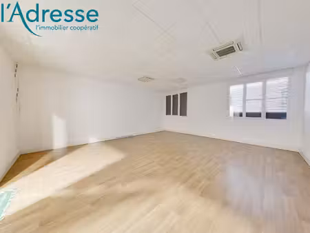 location bureaux  40.10m²  noisy
