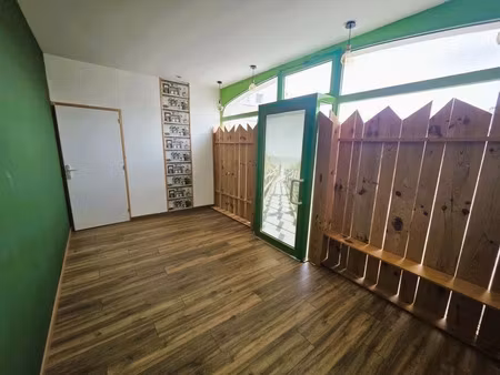 location locaux professionnels 4 pièces 72 m² à dolus-d'oléron (17550)  1 050 €