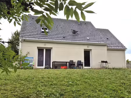 pavillon 4 chambres avec terrain et garage.