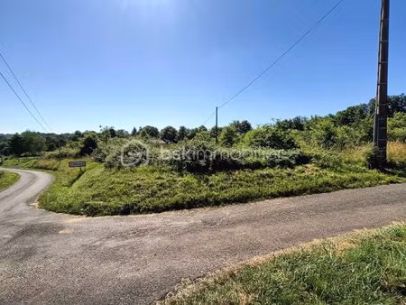 terrain de 5 771 m² à larzac