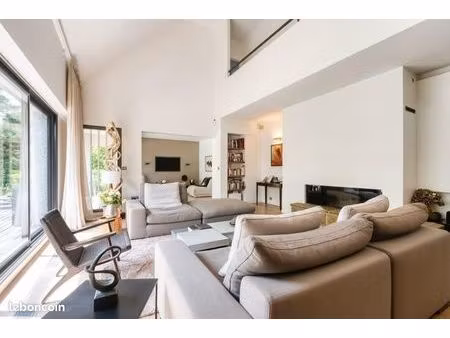 propriété 7 pièces 246 m²