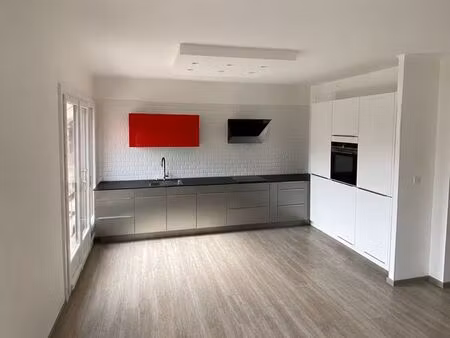 a louer - appartement t4 rénové proche centre aix en provence