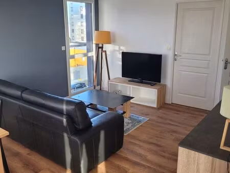 t2 lumineux 48 m² – rennes beauregard – balcon et parking