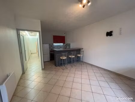 t2 43 m2 refait à neuf rez de chaussée tournus