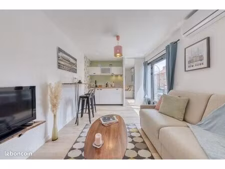 location studio meublé