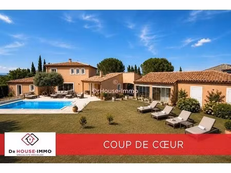 belle propriété vues sur les collines et pins