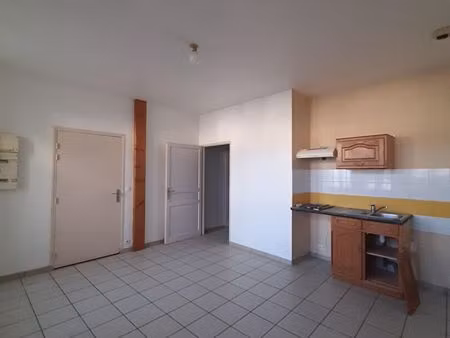 appartement * 2 pièces * 37 m² * 19110 bort-les-orgues * 260 € * 15 € * 275 €