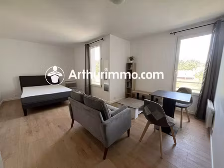 location appartement 1 pièces 30 m2 à savigny-le-temple