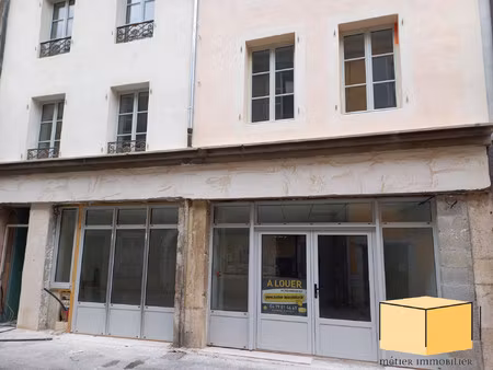 local de 60m² en centre ville de belley (01300)