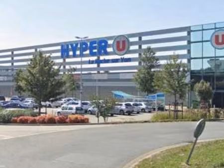 vente bureaux et commerces à la roche-sur-yon (85000) : à vendre / 36m² la roche-sur-yon