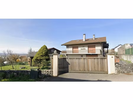 espace et potentiel! maison de 221 m2 + combles sur les haut