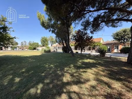 ensemble immobilier de caractère aux portes d'arles