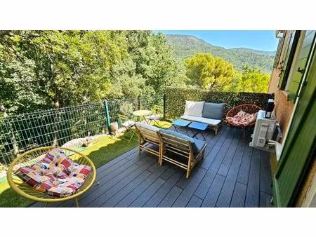 maison mitoyenne totalement rénovée avec jardinet