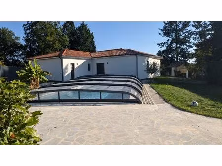 maison neuve avec piscine