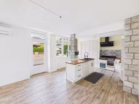 vente maison 7 pièces  180.00m²  le cheylard