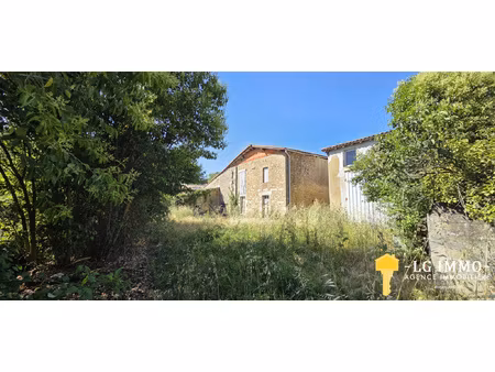 maison charentaise de 153 m2 + dépendances et jardin
