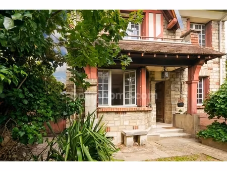 maison de caractère de style trouvillais avec grand jardin arboré