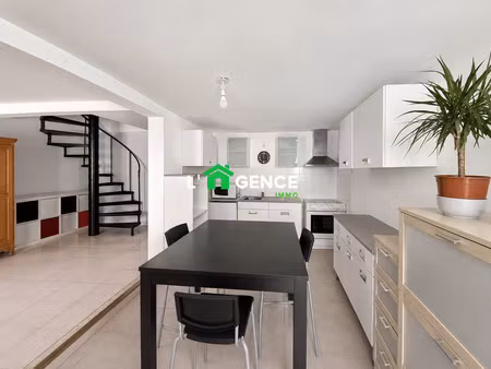 maison de ville t4 – environ 81 m² – à deux pas du centre-