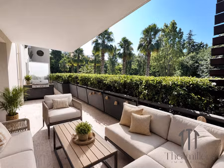 t3 au calme vue dégagé avec terrasse + box fermé + place de p
