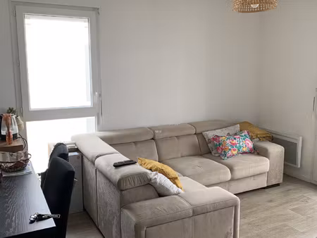 3 pièces récent vendu loué  proche ligne 14