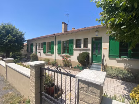 maison familiale avec double habitation un bien rare aux m