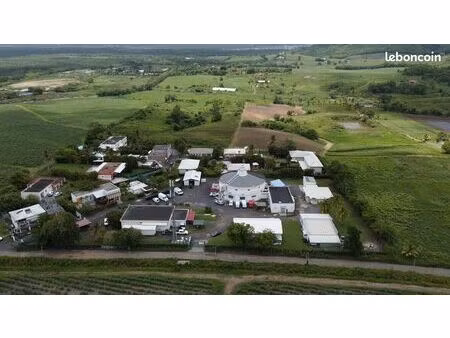 à louer – 4 locaux professionnels climatisés et sécurisés immeuble rotonde – za madibou  9