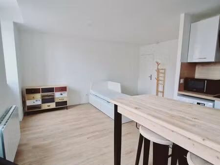 studio meublé terrasse