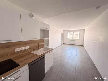 bel appartement 1 chambre 66 m2