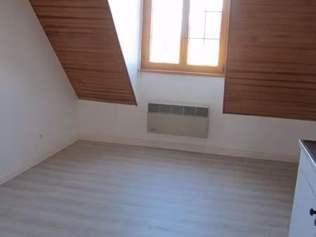 appartement f2 au 2ème étage
