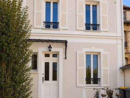 maison rénovée  meublée à louer entre gare et centre de fontainebleau