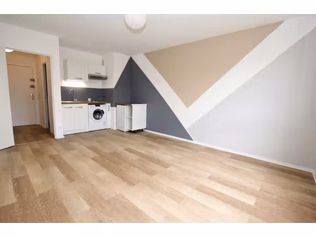 appartement metz 1 pièce de 28 m² rénové à louer à metz sablon