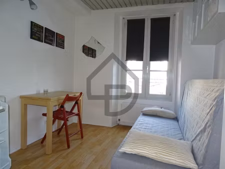 studio meuble de 11 m² proche metro pont de sevres