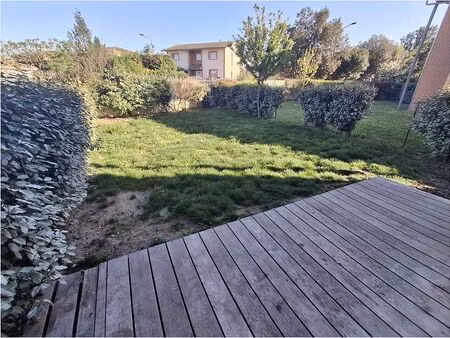 a louer t2 lumineux avec jardin dans une résidence calme et récente