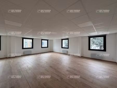 location bureaux 96 m²
