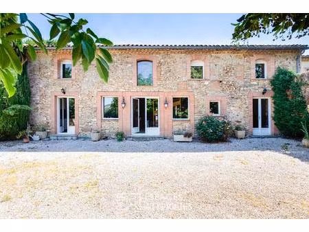 domaine de caractère avec trois habitations et étang privé